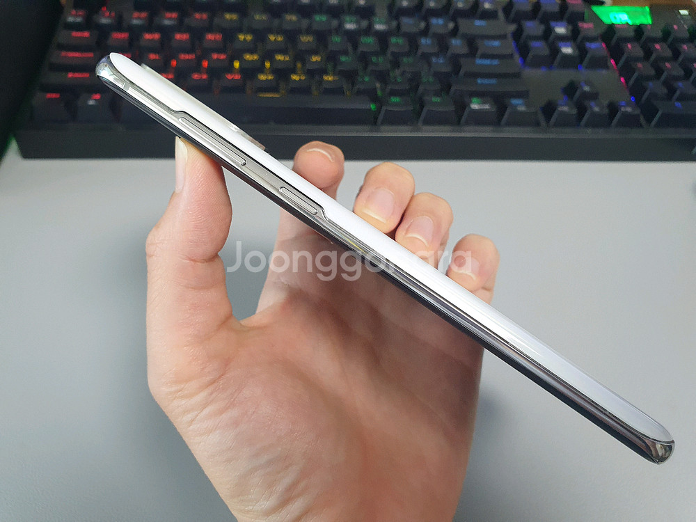 갤럭시 S20 플러스 / 256GB / 화이트--7