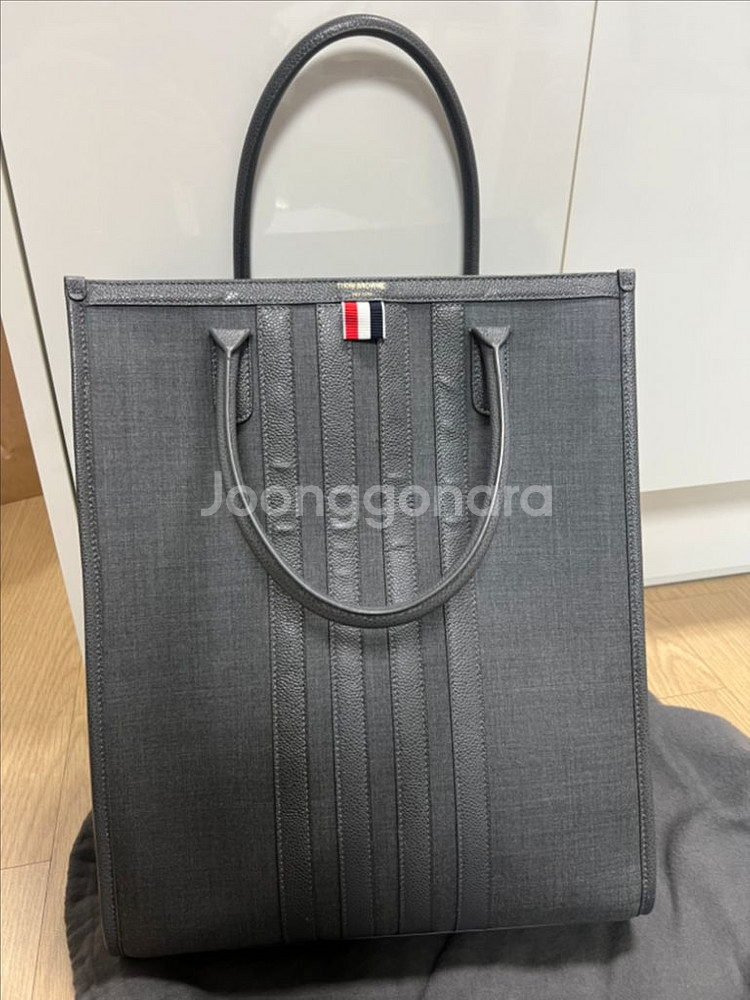 25fw 톰브라운 송아지가죽 토트백 (새상품급)--1