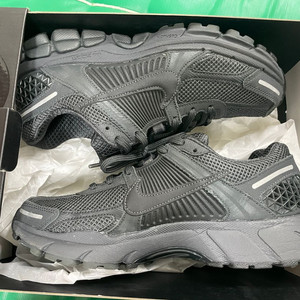 나이키 줌 보메로 5 SP anthracite