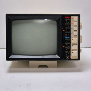 빈티지 포터블 TV 라디오