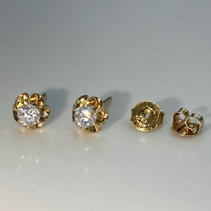 14k 꽃 큐빅 귀걸이