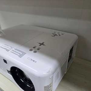 엄청밝은 6200안시 빔프로젝터 NEC NP4100