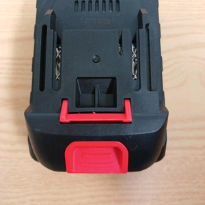 UsTins 20V 배터리