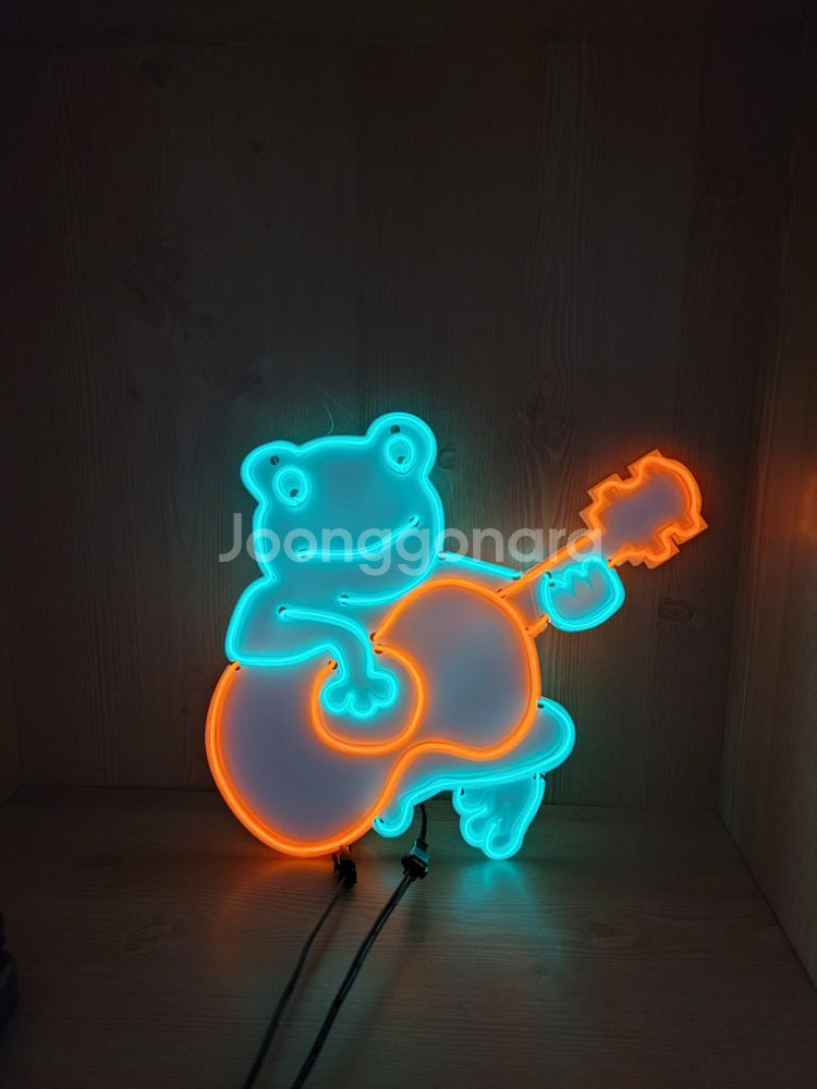 네온사인 개구리 기타 조명--3