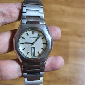 부로바 옥타곤(8각) 오토메틱 시계