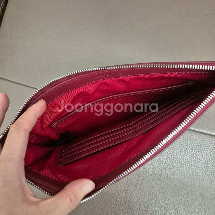 러코스테 버건디 클러치 백--2