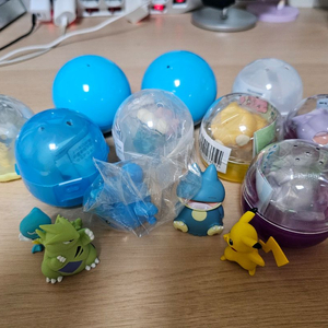 포켓몬스터 가챠들 싸게 팝니다