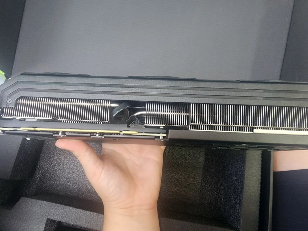 이엠텍 GeForce RTX 4070 Ti SUPER 이미지