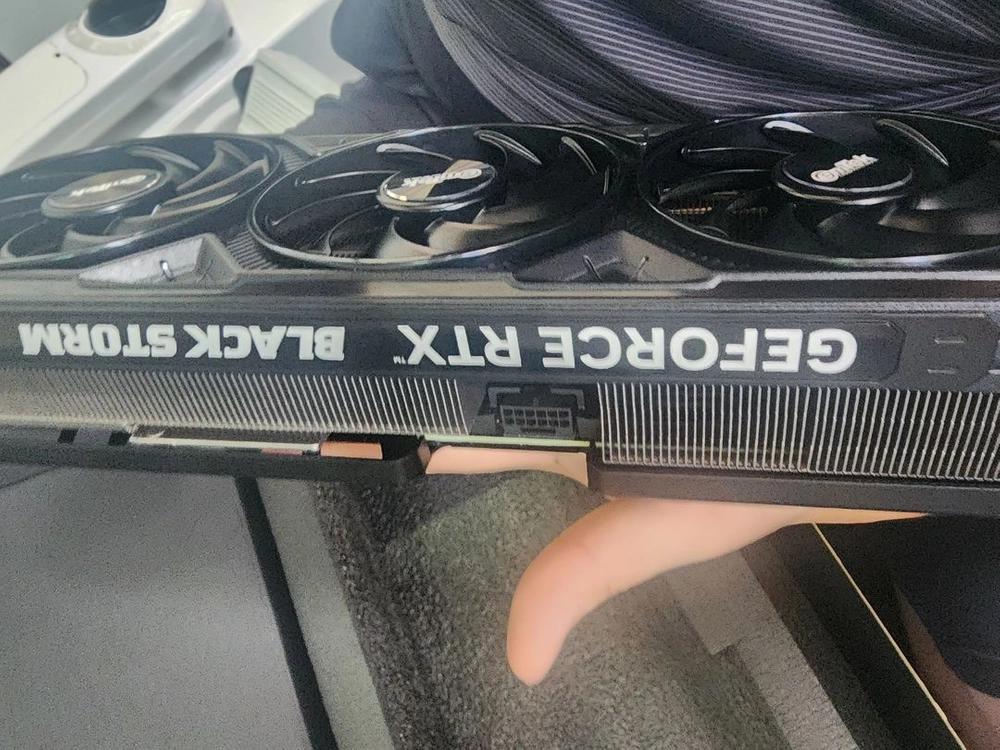 이엠텍 GeForce RTX 4070 Ti SUPER 이미지