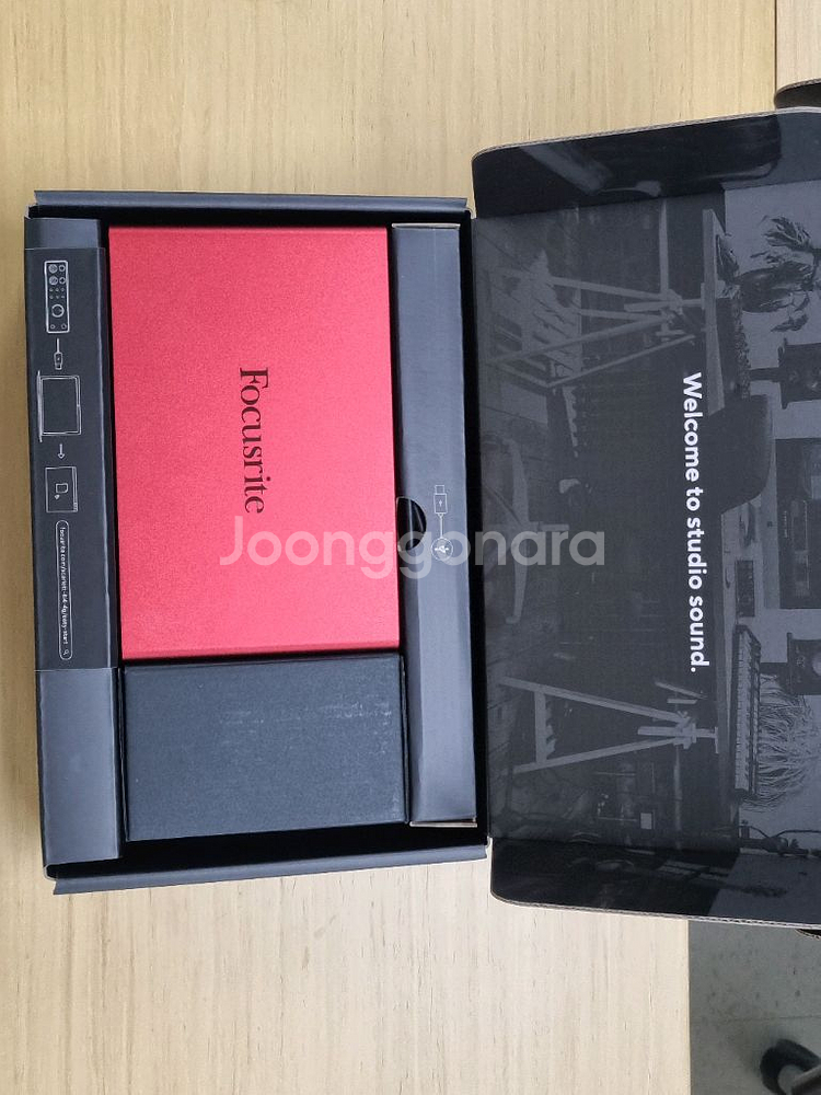 포커스라이트 스칼렛 4i4 4세대--0