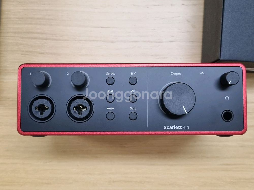 포커스라이트 스칼렛 4i4 4세대--2