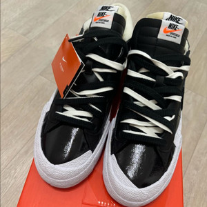 나이키 블레이저 로우 사카이