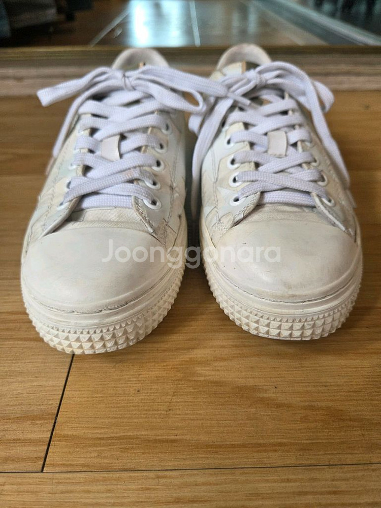발렌티노 운동화 (정품) 240--1