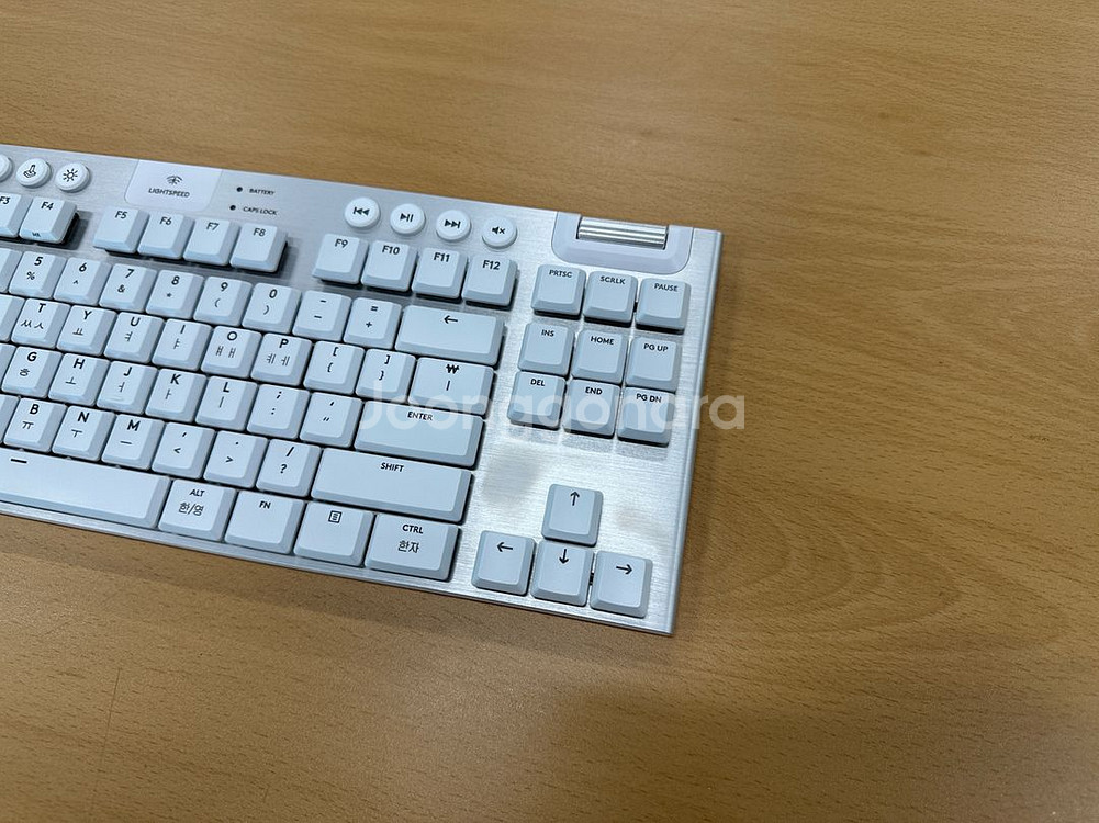 G913 TKL 화이트 갈축(택타일) [로지텍]--6
