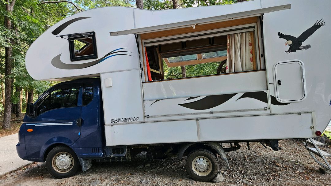 트럭 캠퍼 이미지