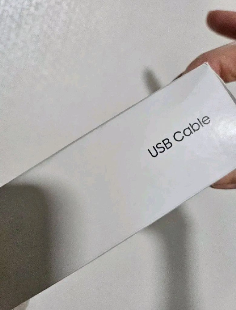 삼성 정품 USB-C to USB 케이블 이미지