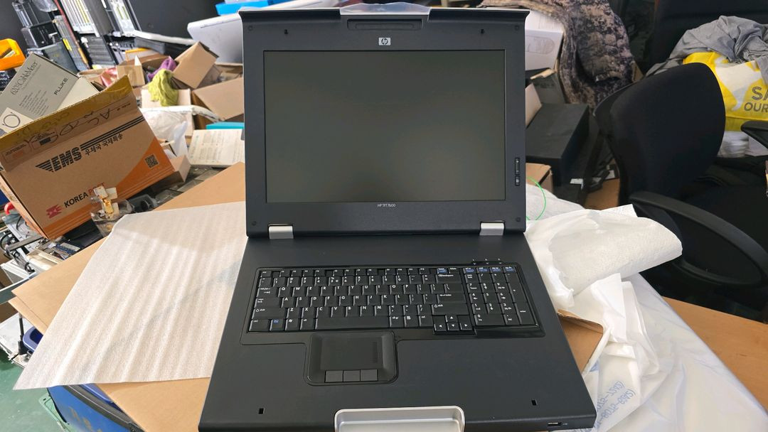 HP TFT7600 RKM 랙마운트 키보드 콘솔 모니터--3