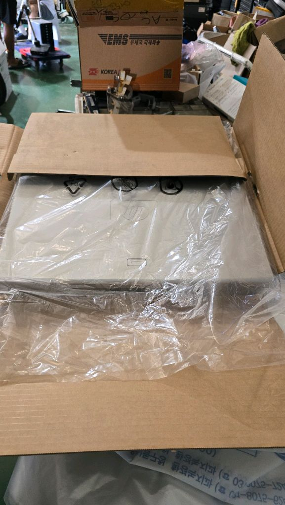 HP TFT7600 RKM 랙마운트 키보드 콘솔 모니터--1