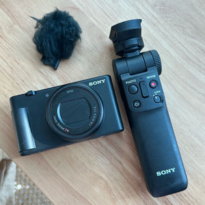 소니 카메라 ZV-1M2 정품 팝니다 (무선그립포함)