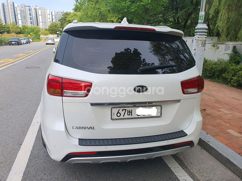 올뉴카니발 18년 3월식 노블레스 풀옵션--1