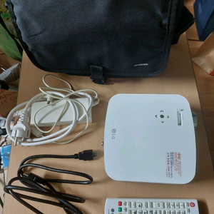 LG 미니빔 PF50KA
