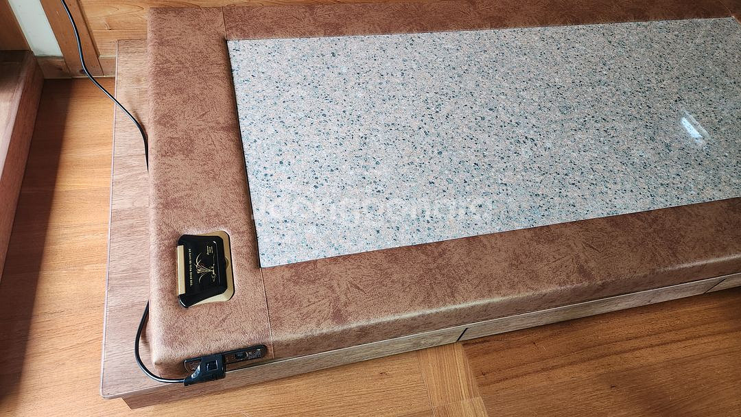 (새거)맥반석싱글돌침대와 맞춤원목프레임 함께 판매합니다--8