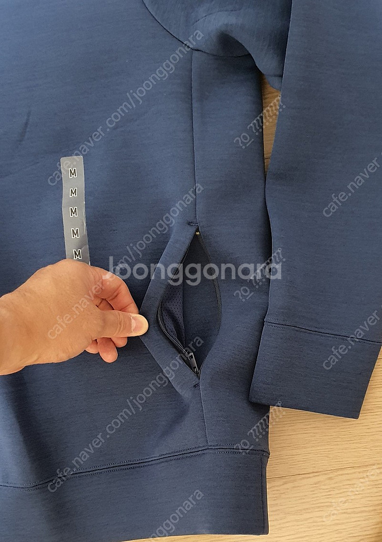 유니클로 울트라 스트레치 긴팔티 네이비 M이즈(95--2