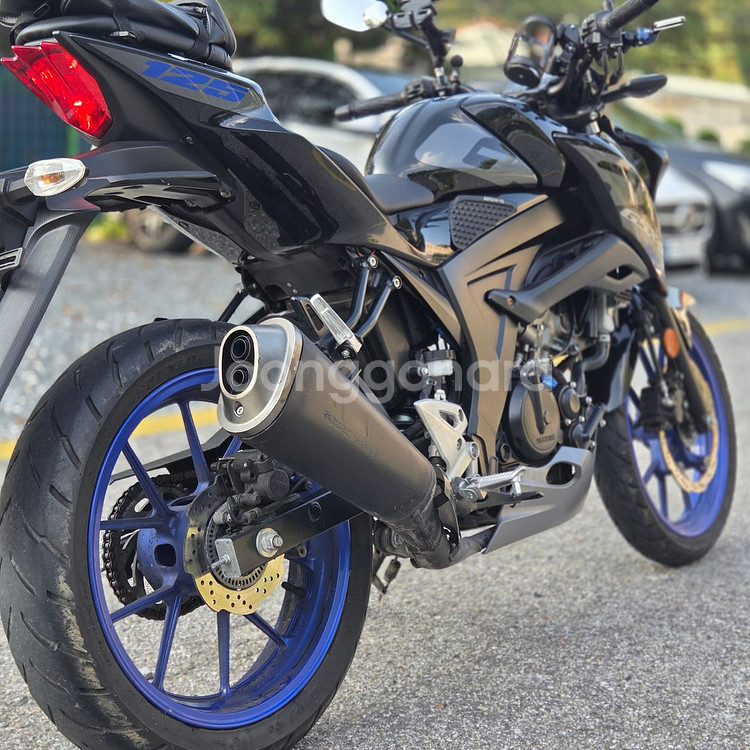 21년식 GSX-S125 짧은키로수 저렴하게 판매합니다--4
