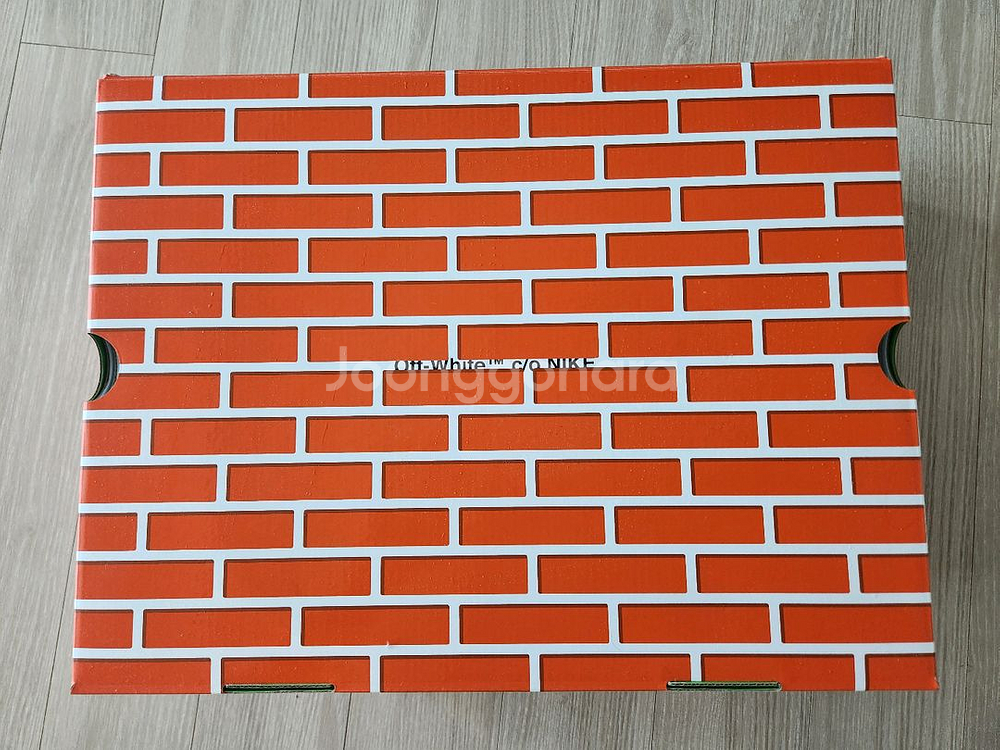 나이키와 오프화이트 콜라보 에어포스1 미드--5