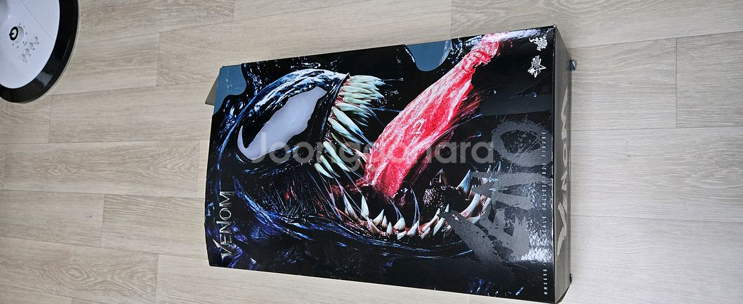 핫토이 베놈 피규어--0