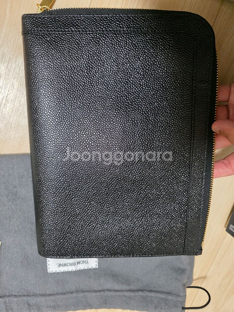 톰브라운 클러치 MAC072A-00198 001--3