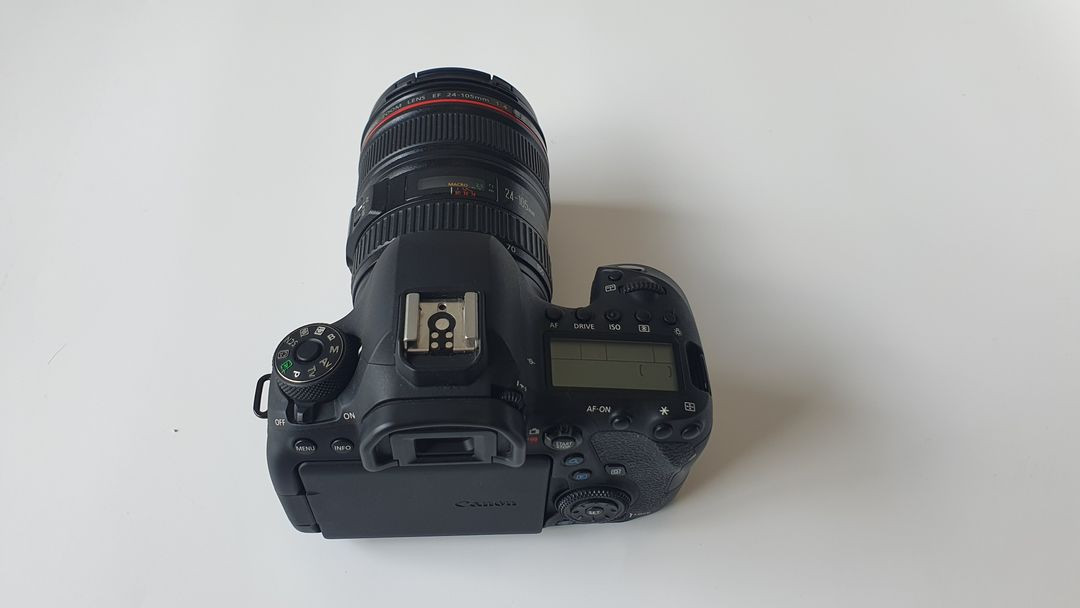 캐논 6D MARK 2 육두막 + 렌즈 이미지
