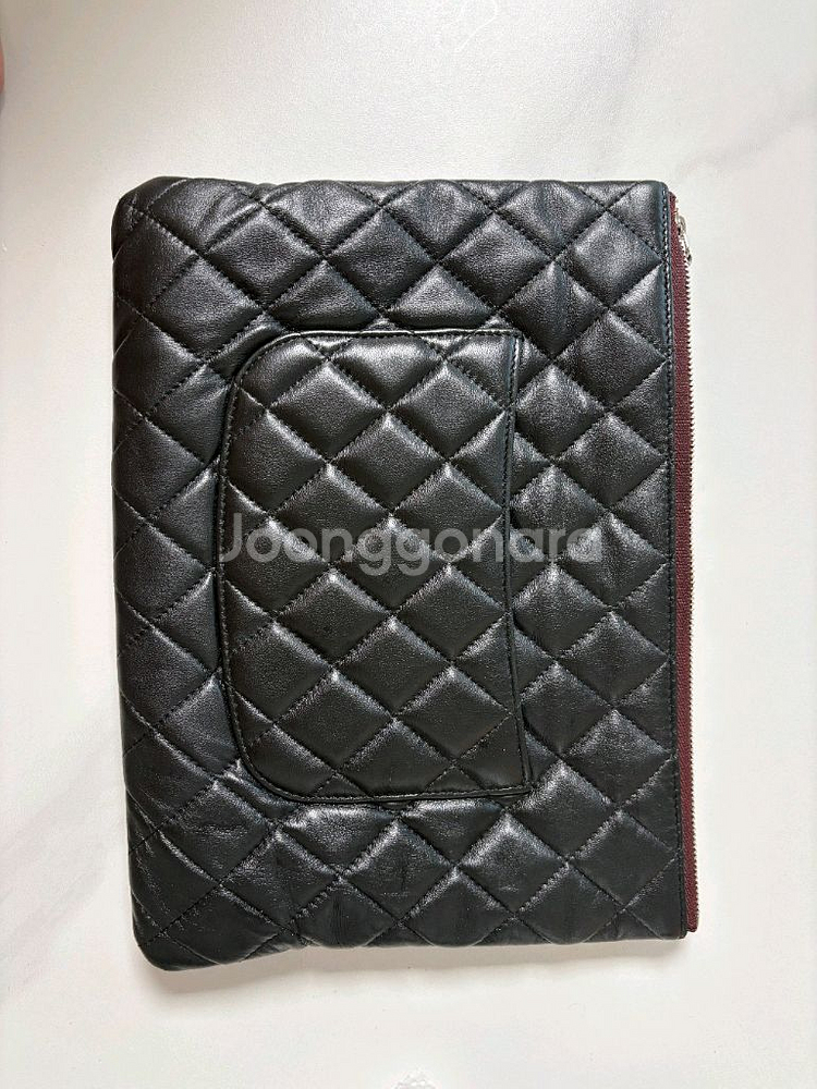 샤넬 클래식 캐비어 미듐 은장 클런치 싸게팔아요--2