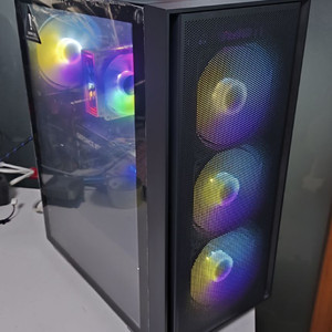 9600x 32g메모리 RTX5070 게임용 컴퓨터