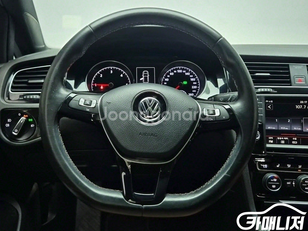 [폭스바겐]골프 7세대 2.0 TDI 40TH 에디션--8