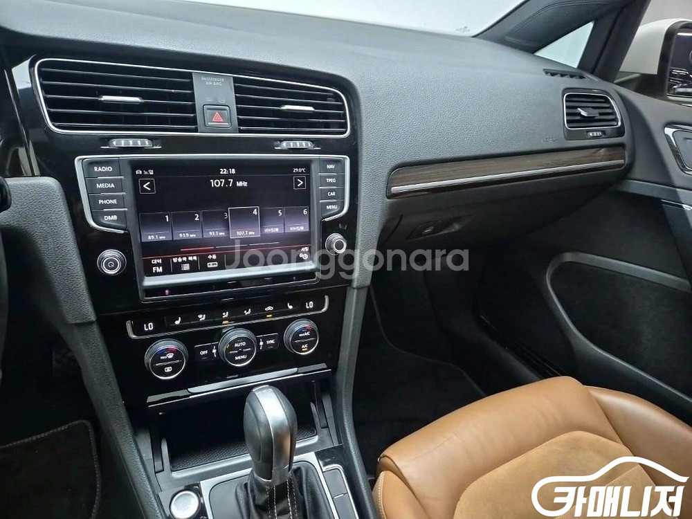 [폭스바겐]골프 7세대 2.0 TDI 40TH 에디션--9