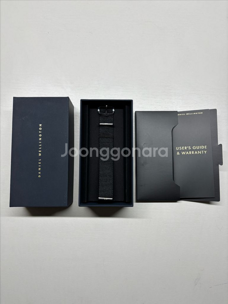 다니엘웰링턴 순정나토스트랩 18mm 블랙--0