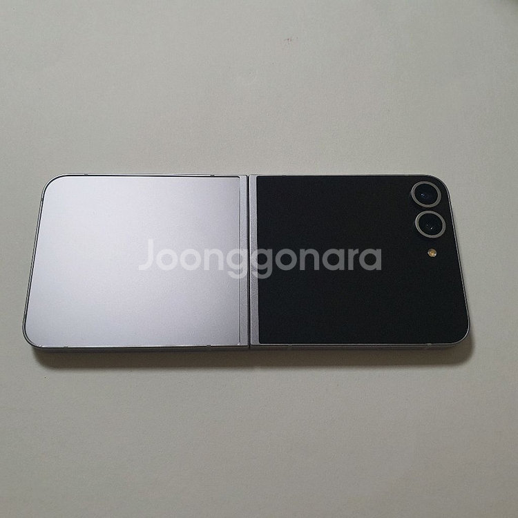 갤럭시 Z플립6 256GB S급 깔끔 정상해지--1