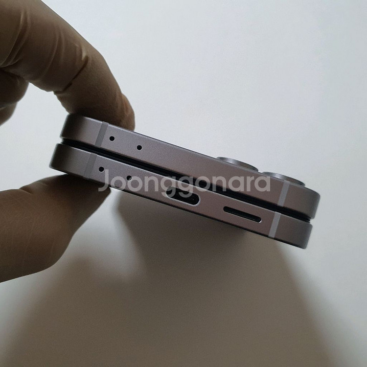 갤럭시 Z플립6 256GB S급 깔끔 정상해지--3