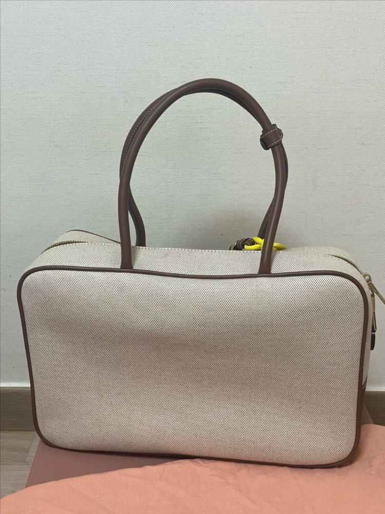 미우미우캔버스가죽보 가방 이미지