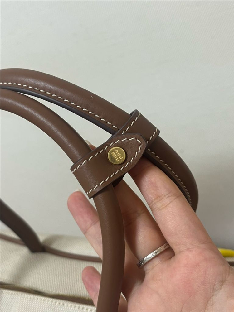 미우미우캔버스가죽보 가방 이미지