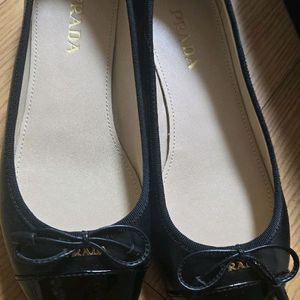 프라다 플랫슈즈