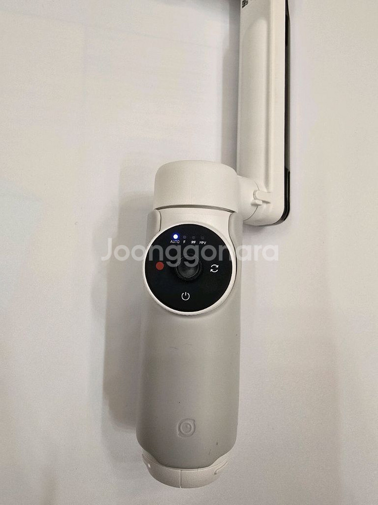 인스타360 Flow 프로 삼각대 화이트--4