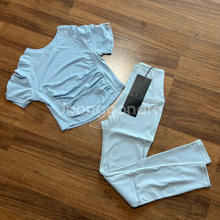 새상품 셔링탑+레깅스 세트 S--0