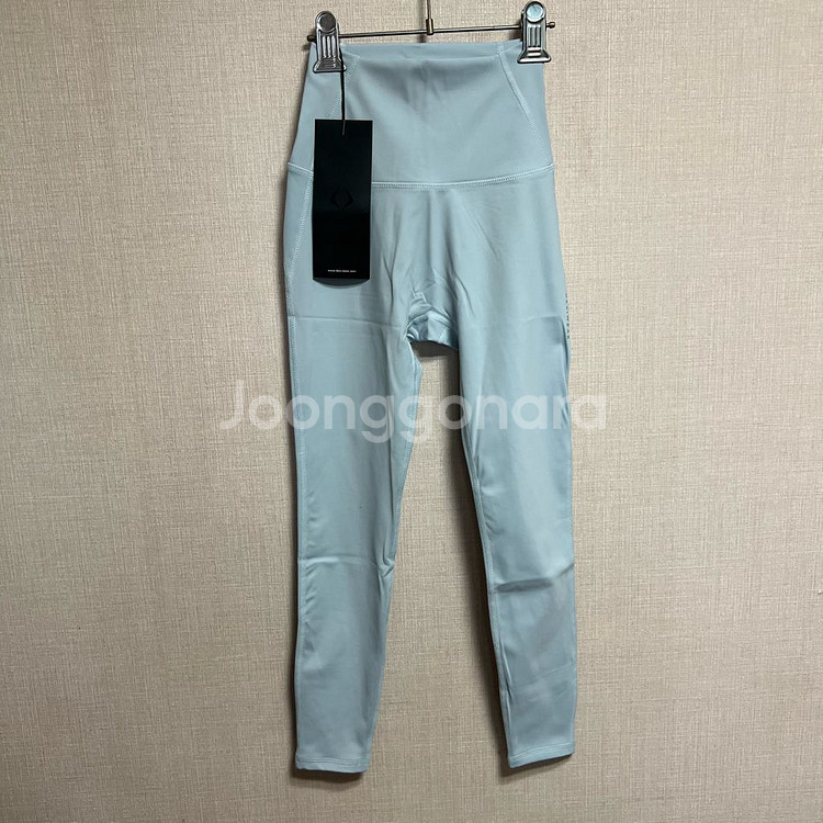 새상품 셔링탑+레깅스 세트 S--6