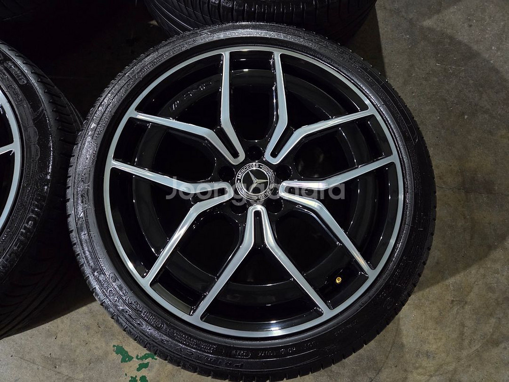 벤츠 W213 E클래스AMG 19인치 정품 휠타이어--2