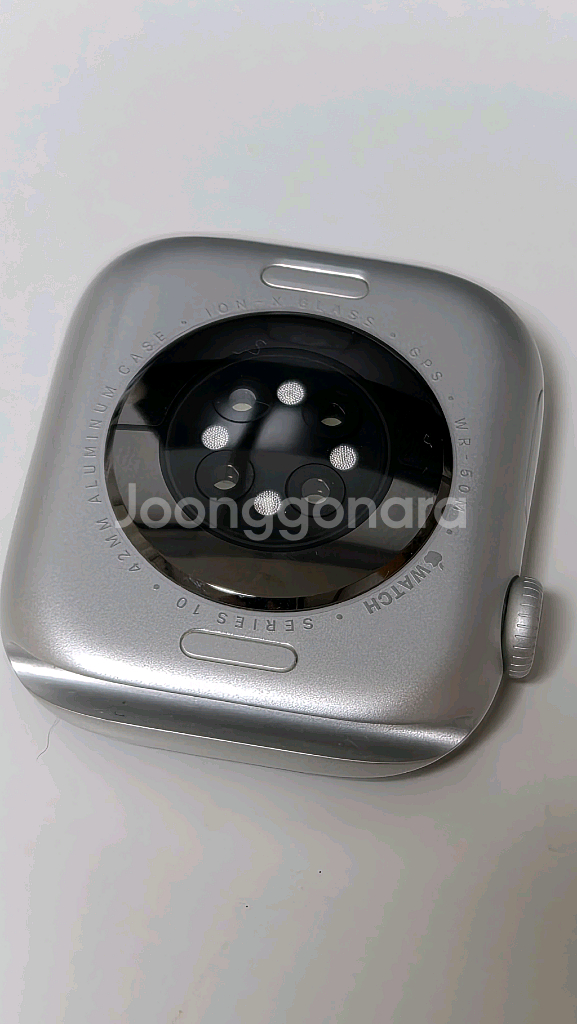 애플워치 10 실버 42mm gps 판매합니다--2