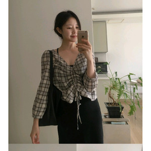 매니매니모드 체크셔링블라우스 이주미 착용