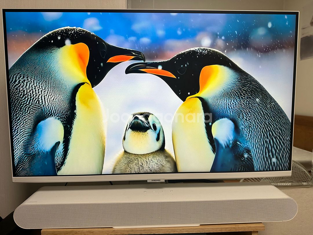 삼성 UHD 스마트모니터 M7 32 화이트 팔아요--0