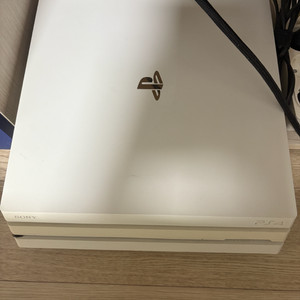 ps4 pro + 게임CD 4개